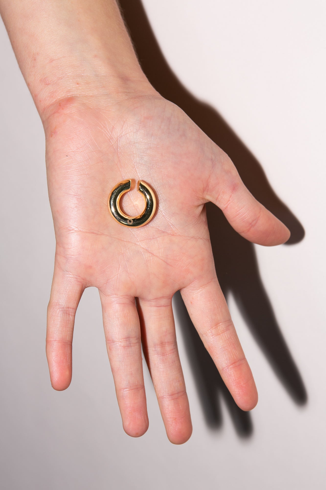 Saskia Diez Large Gold Bold Earcuff