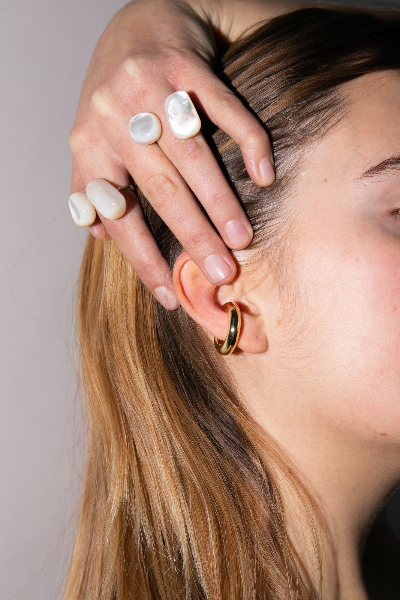Saskia Diez Large Gold Bold Earcuff
