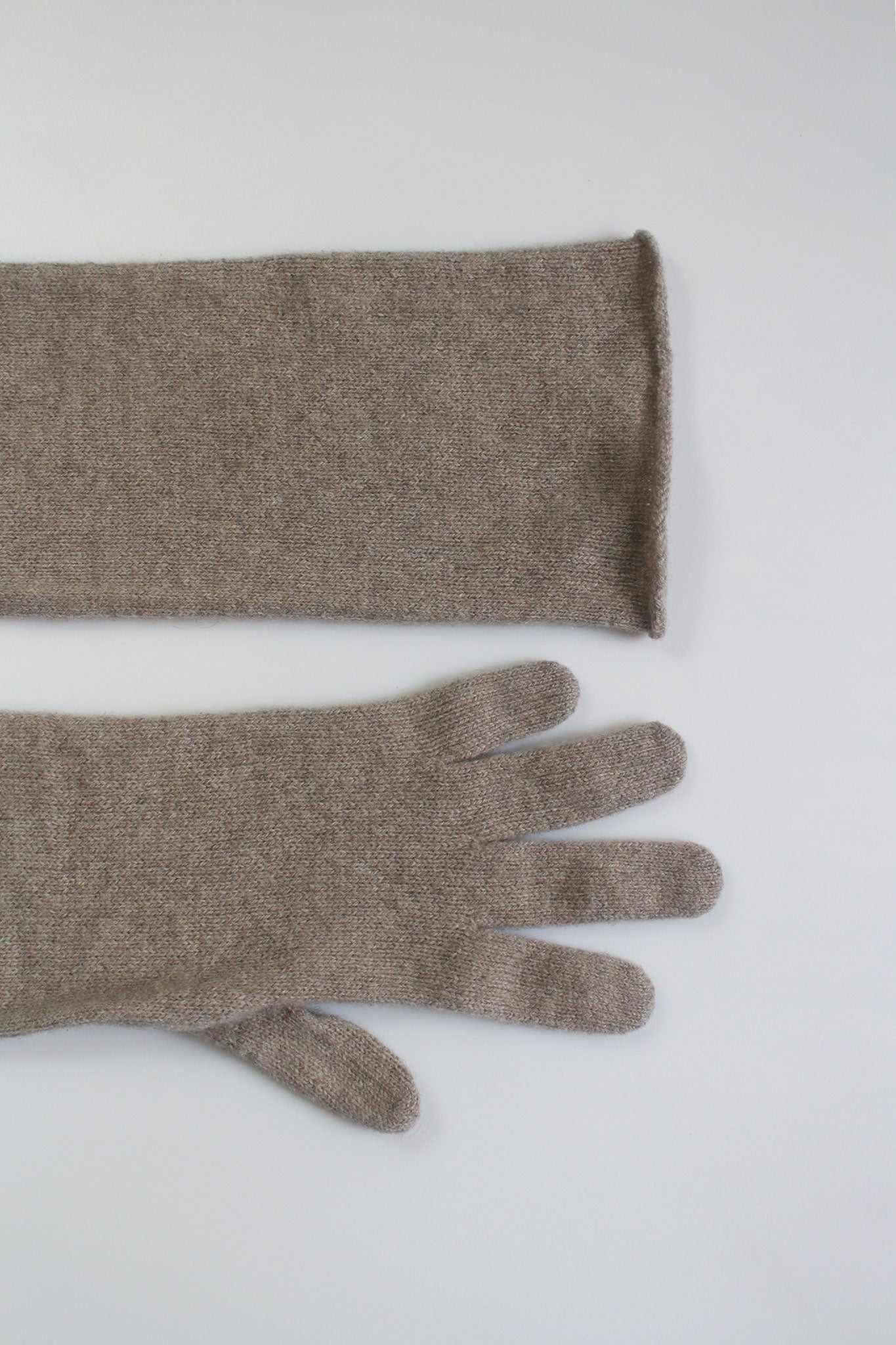 Baserange Recycled Cashmere White Gloves