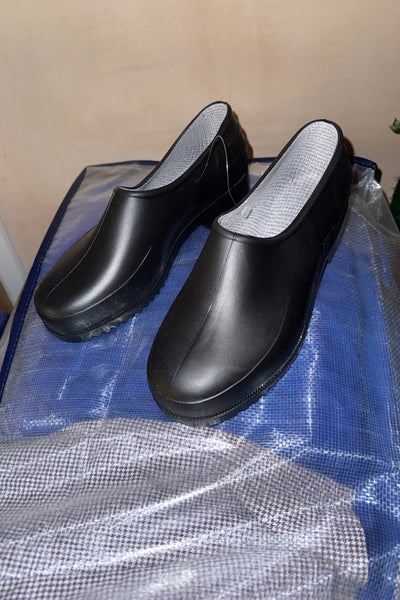 PRE ORDER Noir Gardenia Clogs