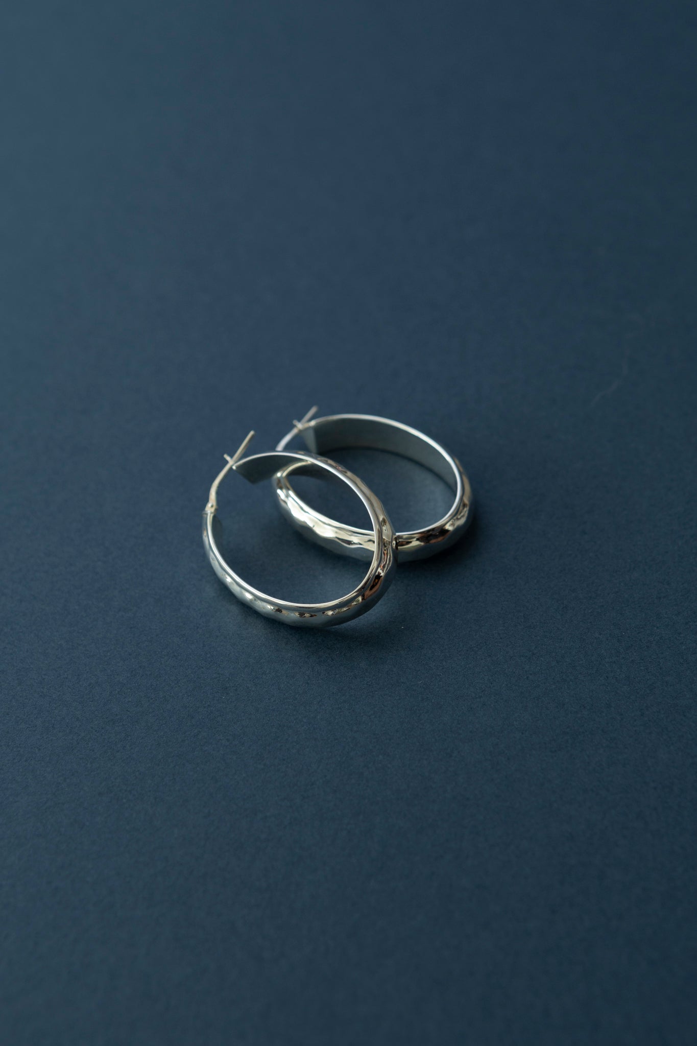 Hammered Oval Hoop
