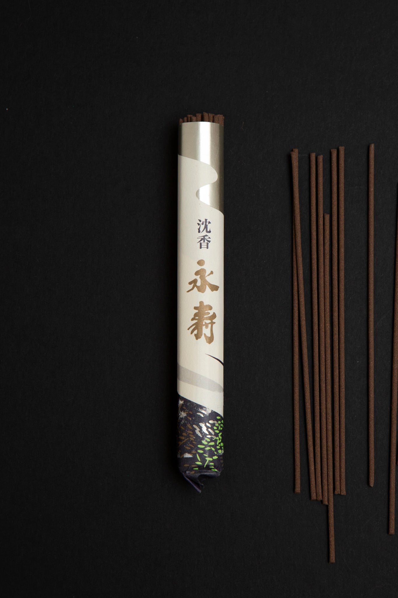 Eiju Jinkoh Aloeswood Incense Roll