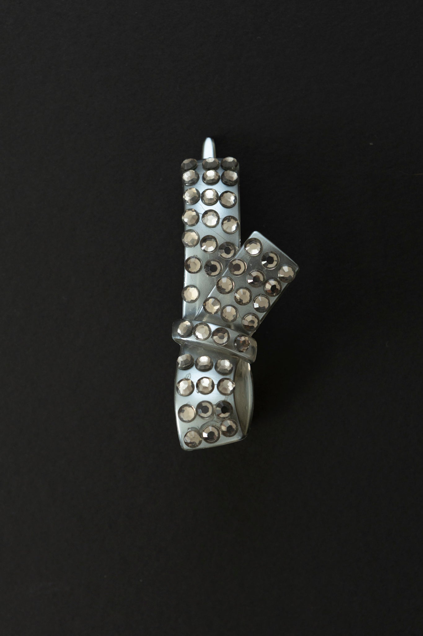 Deadstock Pearlised Curved Clip - Smoke