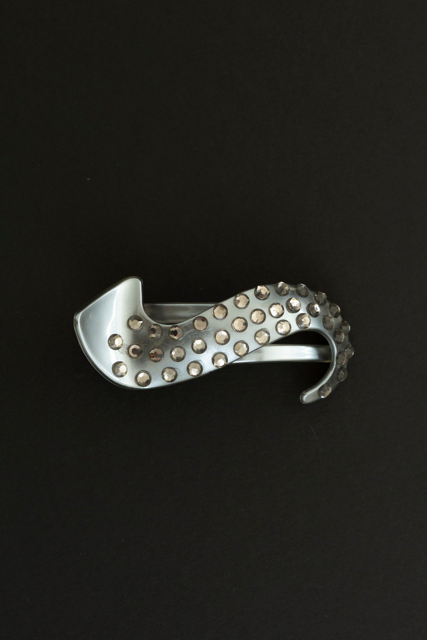 Deadstock Pearlised Curved Clip - Smoke