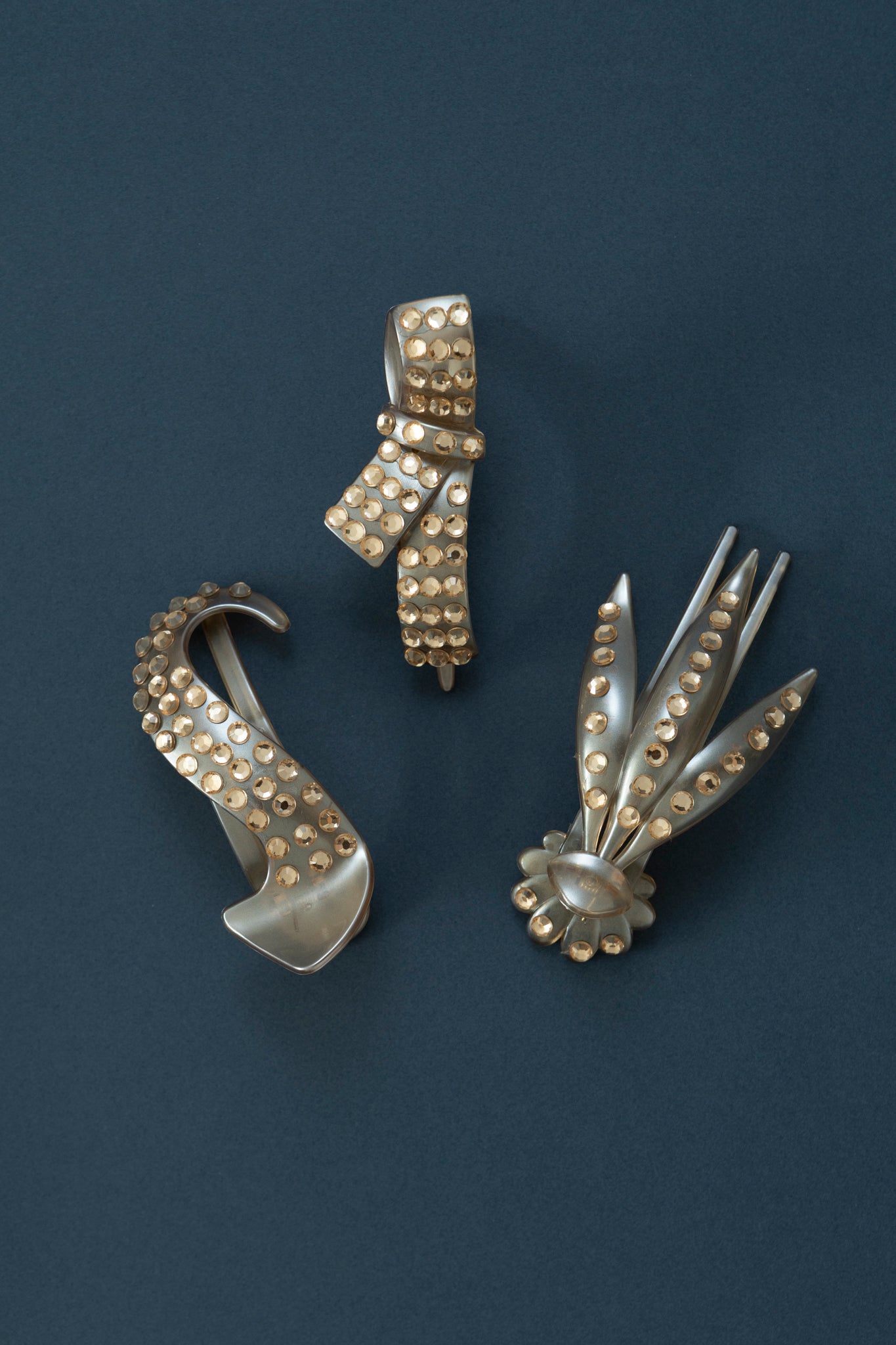 Deadstock Pearlised Curved Clip - Nude