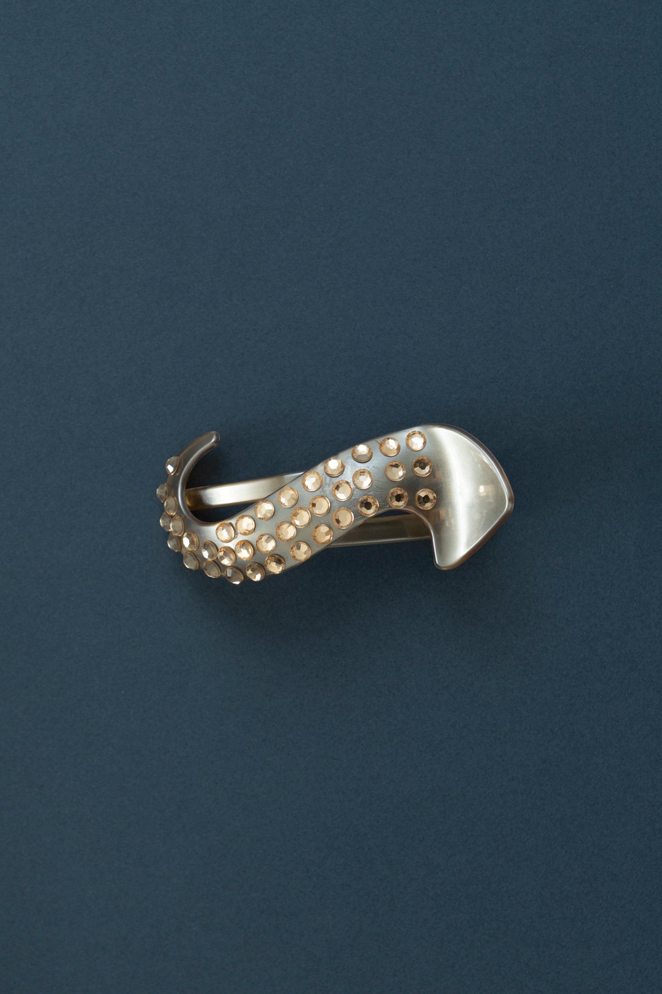 Deadstock Pearlised Curved Clip - Nude