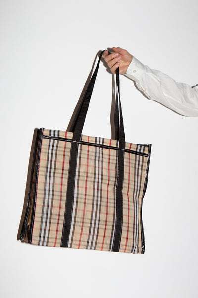 Check Mexican Shopper