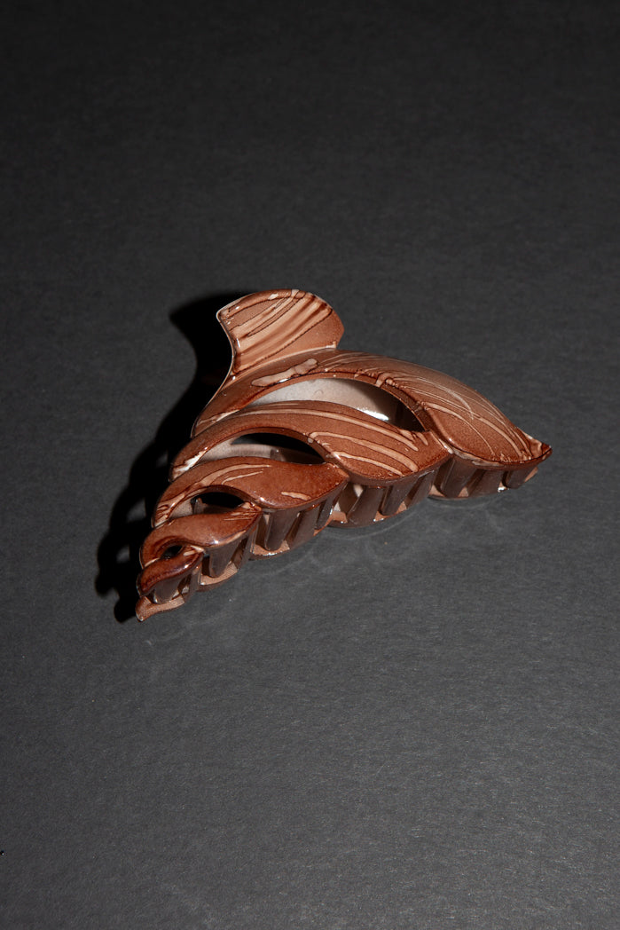 Small Marble Wave Claw