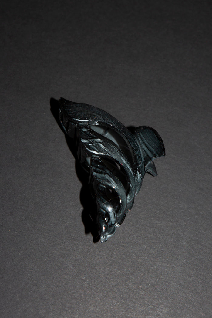Small Marble Wave Claw