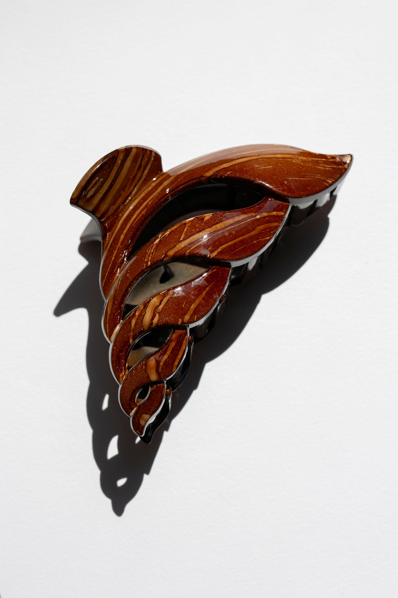 Large Marble Wave Claw