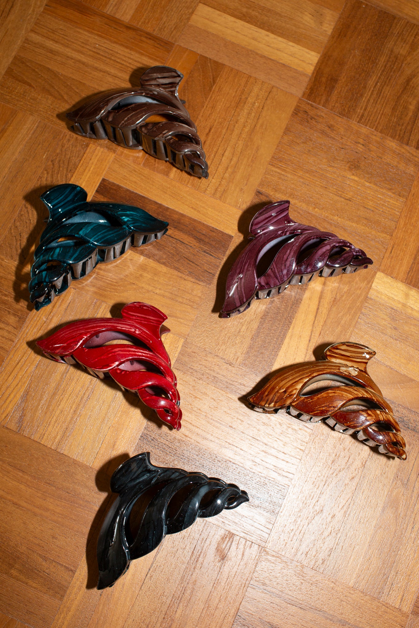 Large Marble Wave Claw